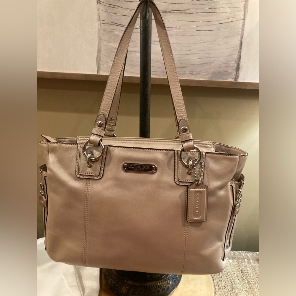 Coach Designer Gallery Putty Leather Zip North South Tote Bag Purse - $378‎